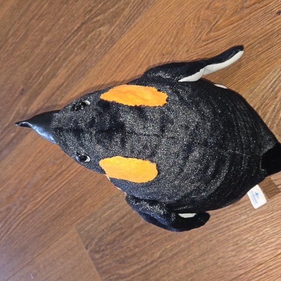 SEAWORLD PENGUIN PLUSH. #6159 - Picture 5 of 8